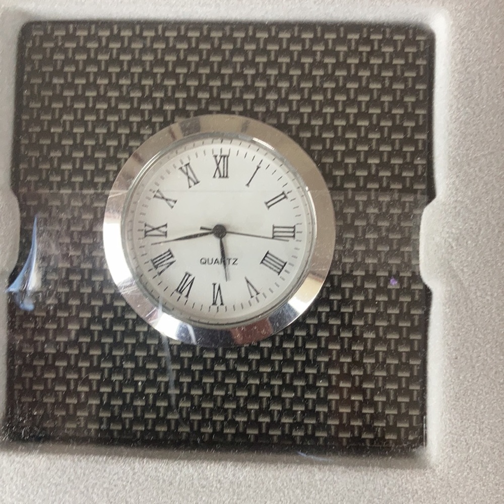 Docker’s Money Clip and Desk Clock Set - Picture 4 of 4